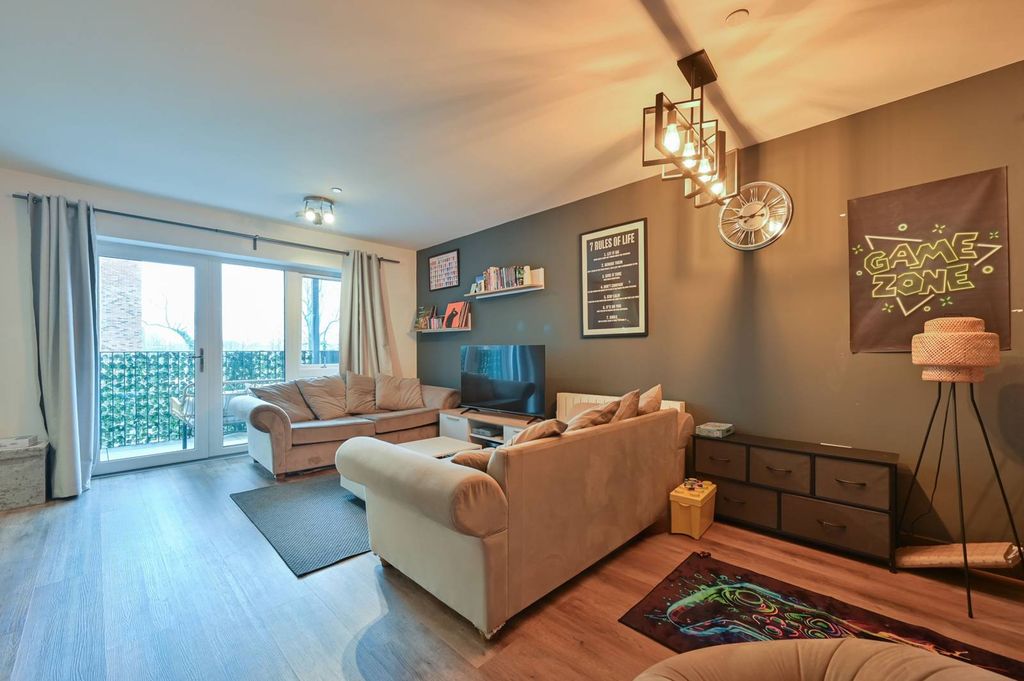 Property photo 1 of 16