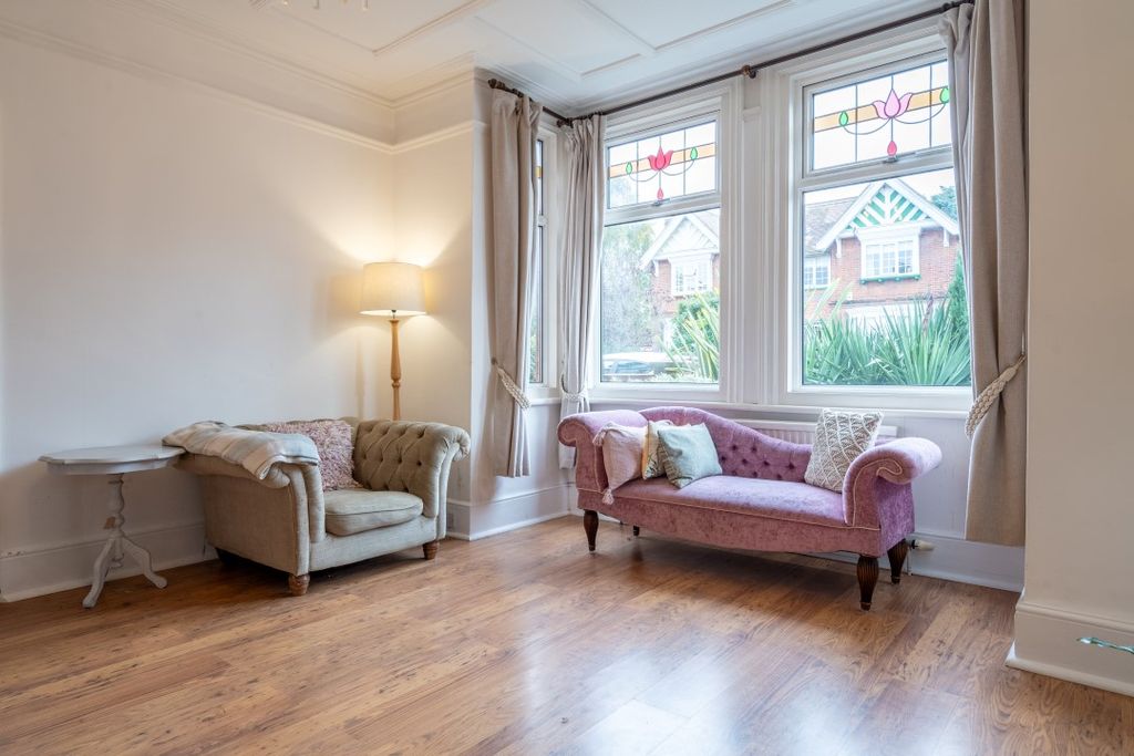 Property photo 2 of 28 Iq_00072