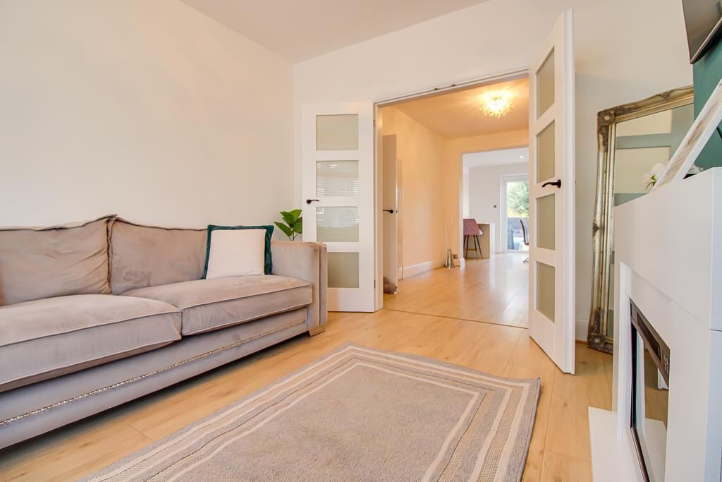 Property photo 3 of 33