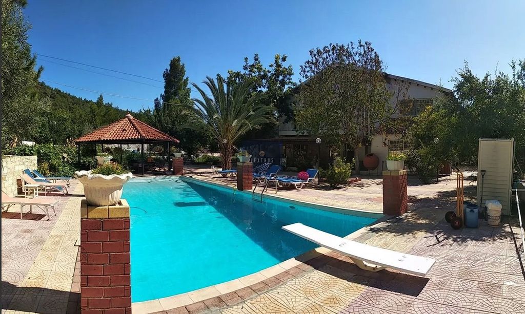 Property photo 3 of 10