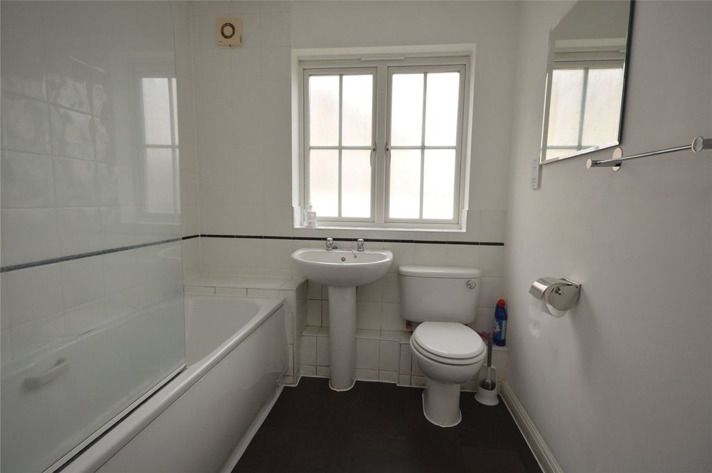 Property photo 3 of 8 Picture No. 10