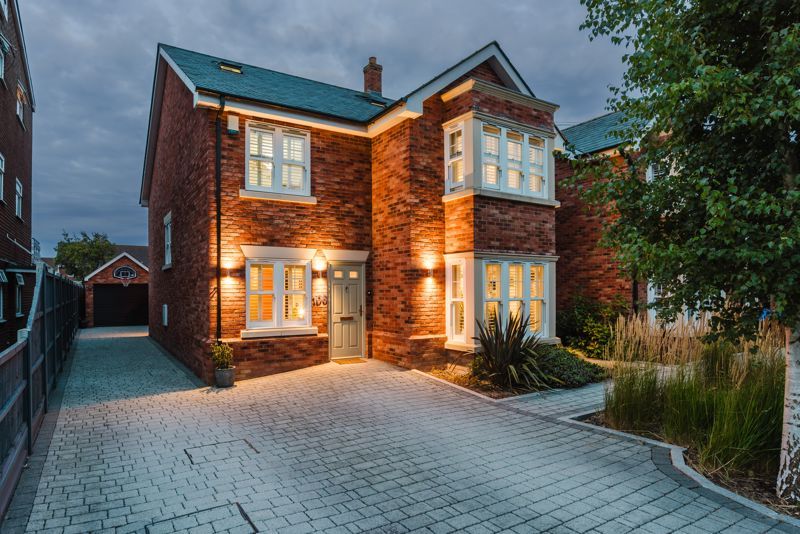 Property photo 1 of 35 Twilight Exterior Front