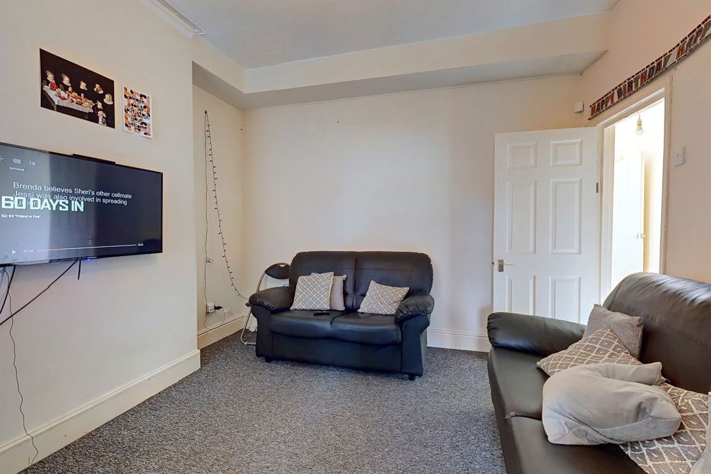 Property photo 2 of 23