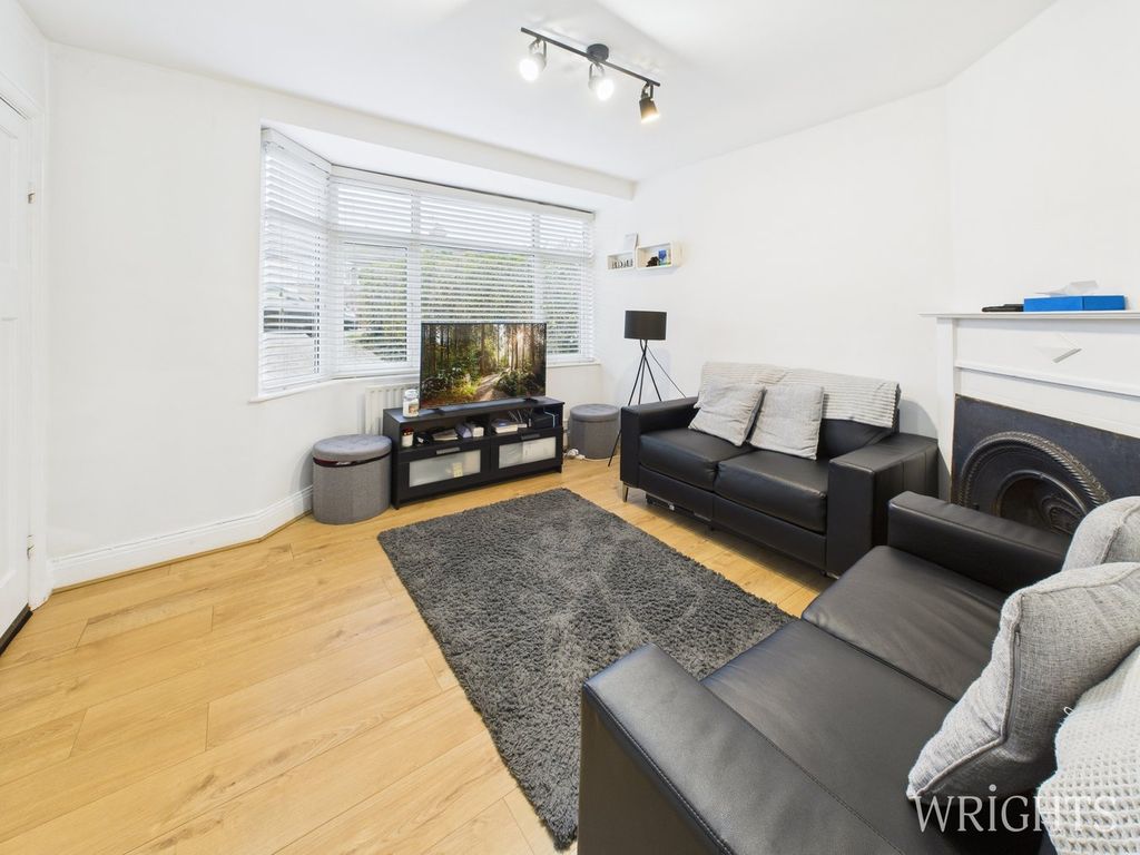 Property photo 2 of 11 Living Room