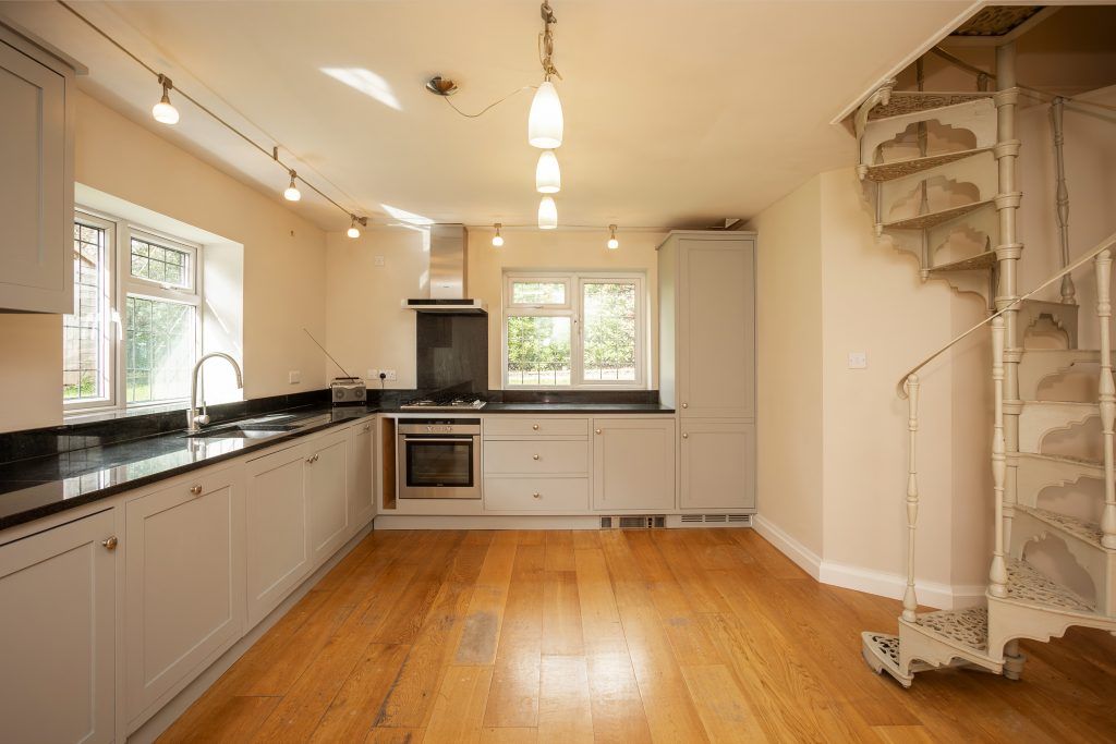 Property photo 3 of 25