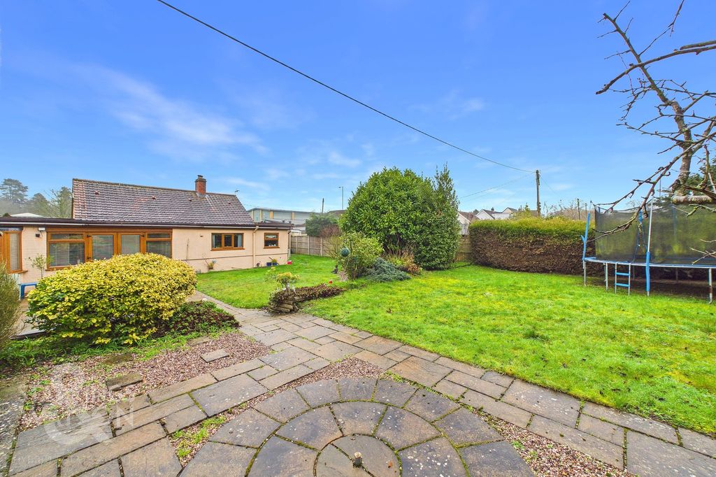 Property photo 2 of 27