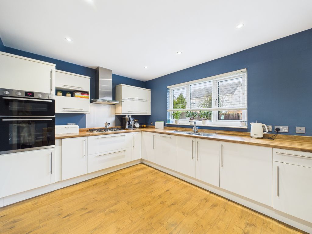 Property photo 2 of 29