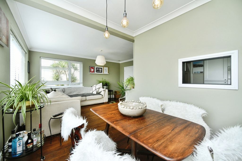 Property photo 2 of 19 Dinning Room