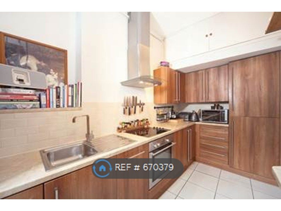 Property photo 2 of 6 Kitchen
