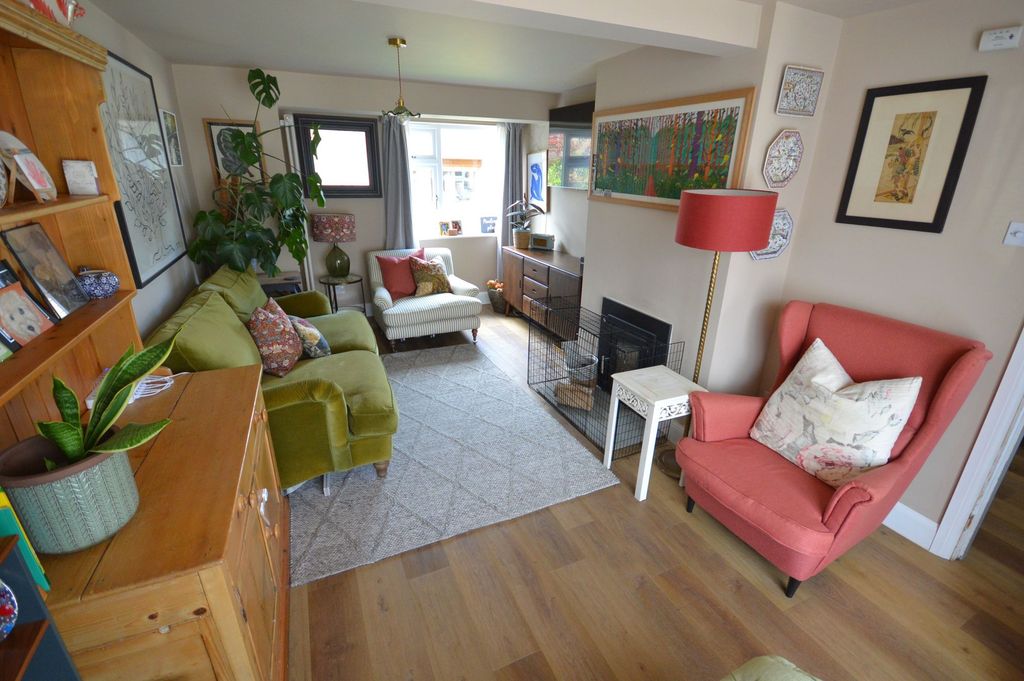 Property photo 2 of 11 Sitting Room
