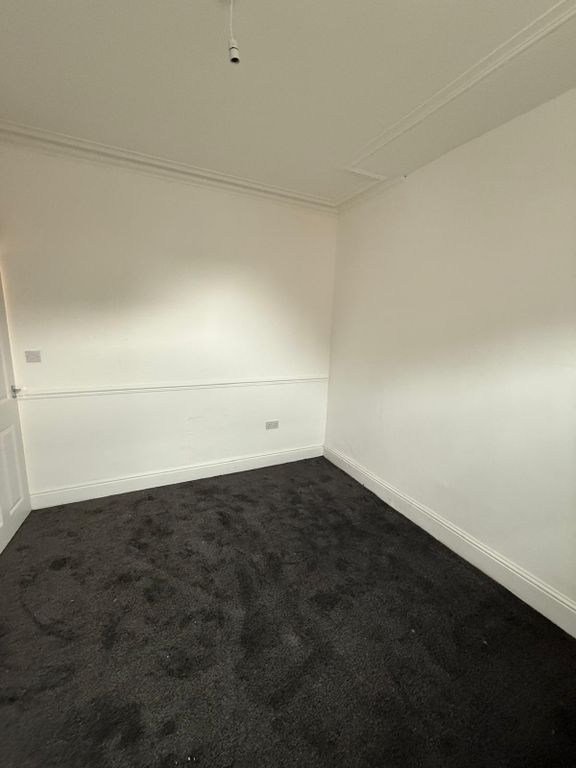 Property photo 1 of 28