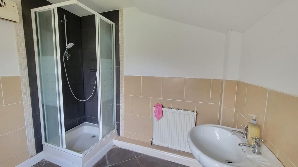 Property photo 3 of 7 Bathroom