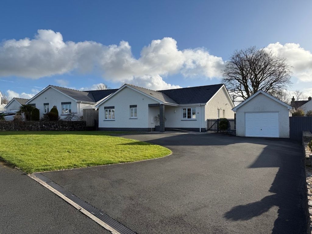 Property photo 1 of 32