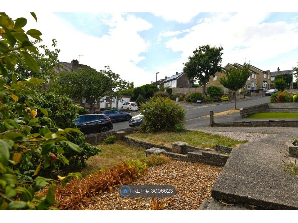Property photo 2 of 27