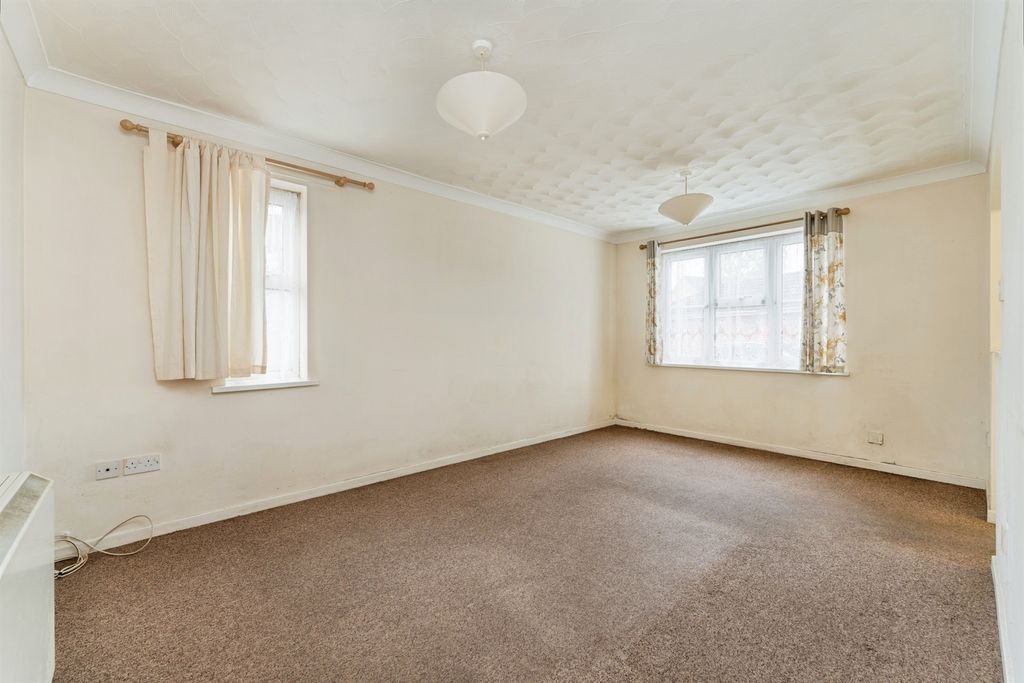 Property photo 3 of 16