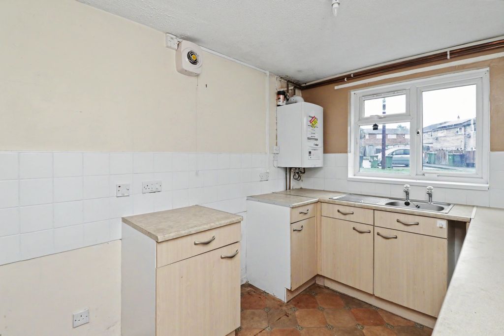 Property photo 2 of 11 22 Ash Court, Alfreton, Derbyshire, De55 7Ql