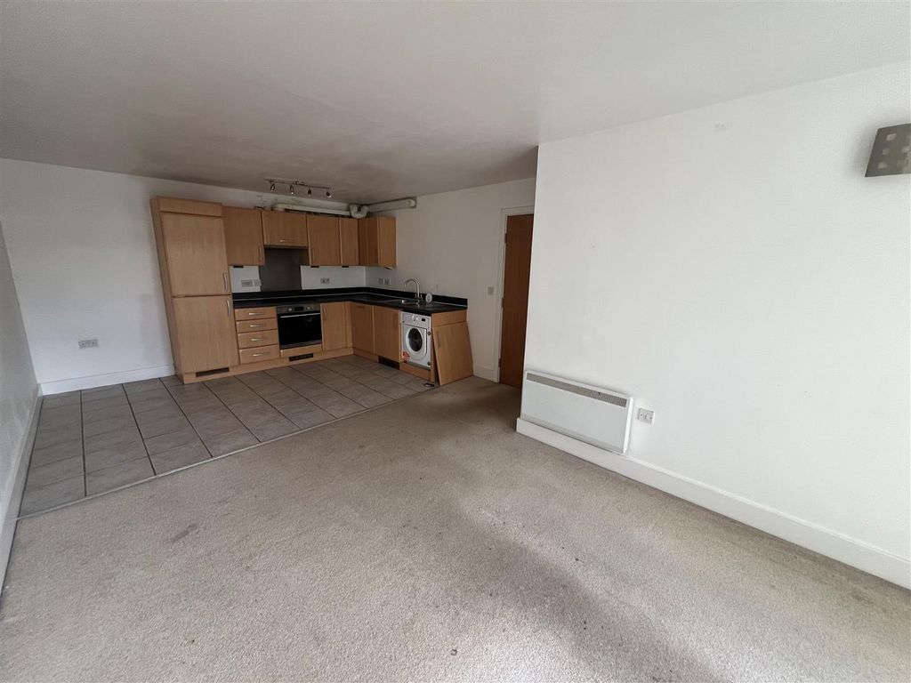 Property photo 2 of 12 Lounge Kitchen.Jpg