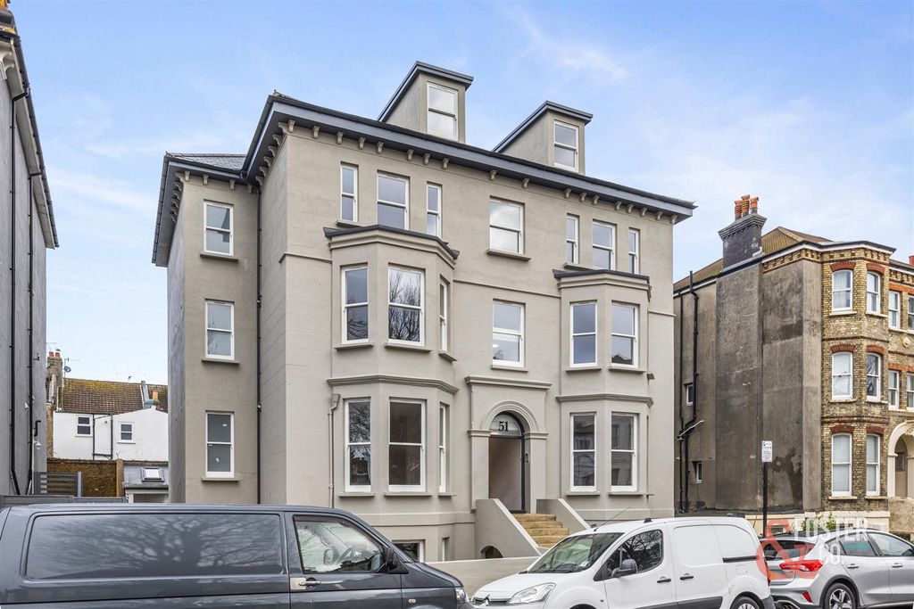 Property photo 1 of 15 Flat 8_018.Jpg