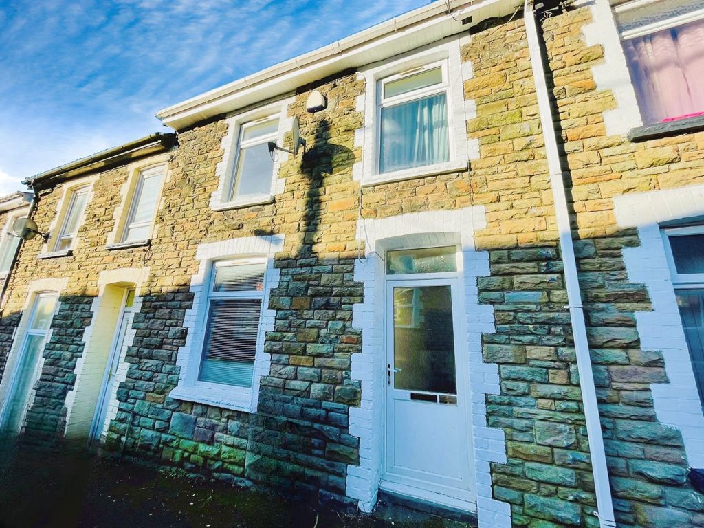 Property photo 1 of 8 External