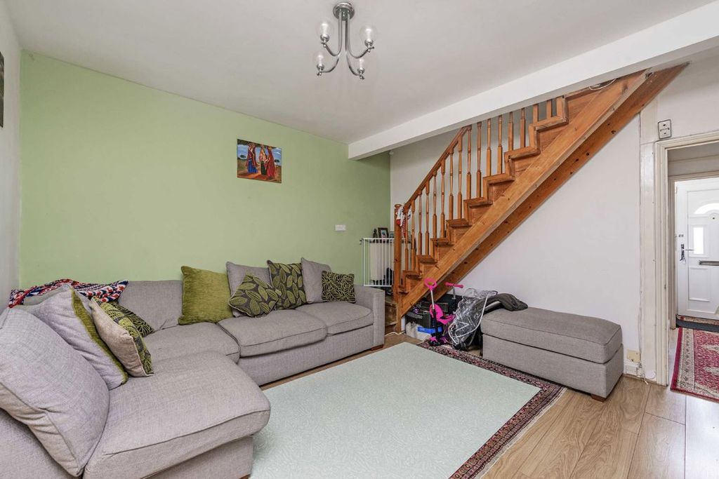 Property photo 2 of 11