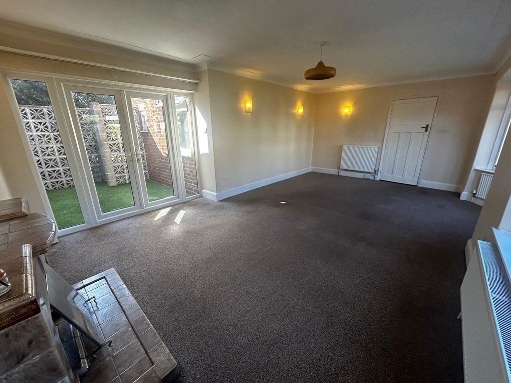 Property photo 3 of 13 Living Room