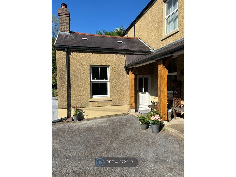 Property photo 2 of 23