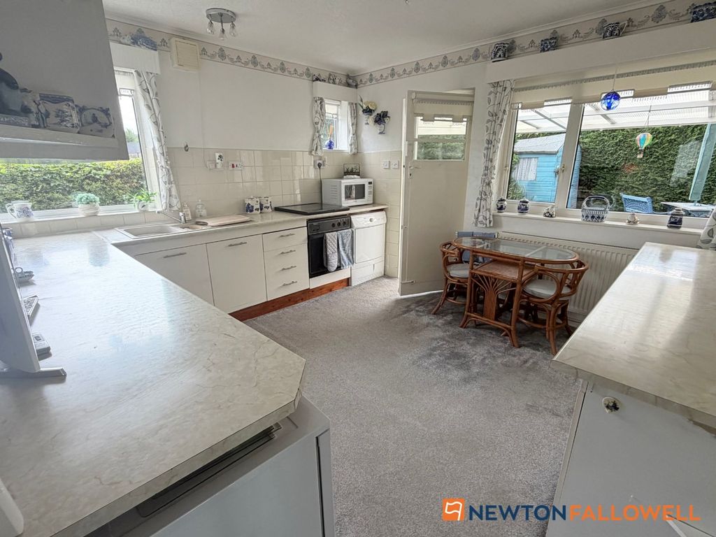 Property photo 2 of 14 Kitchen
