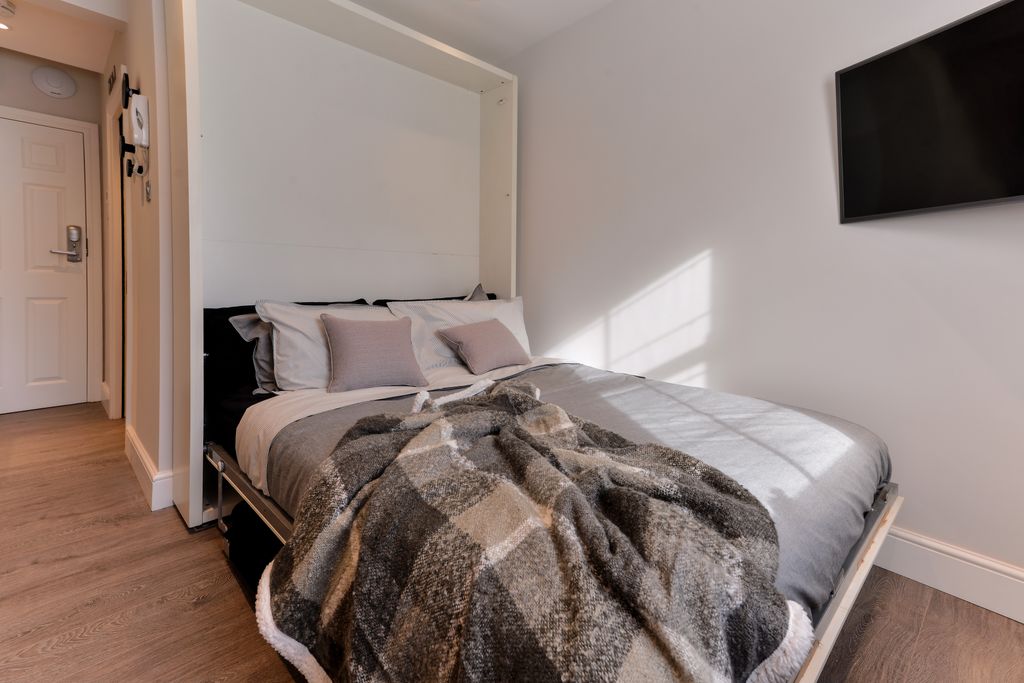 Property photo 1 of 4