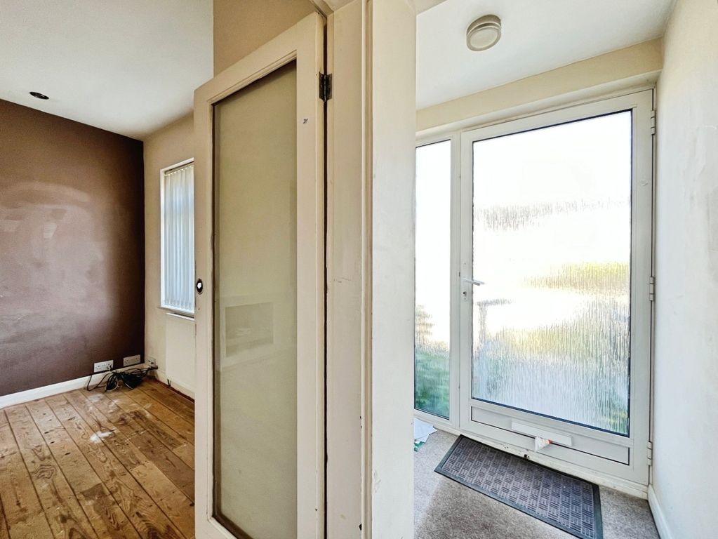 Property photo 2 of 15 3820145