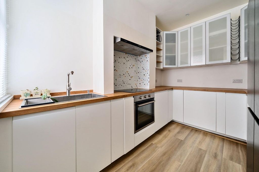 Property photo 2 of 17 1296443-26-682Ae3Ab765Be-Arw-1.Jpg