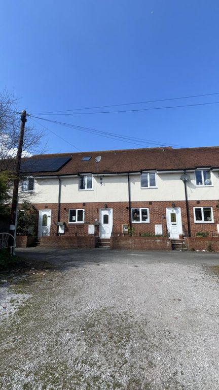 Property photo 1 of 3