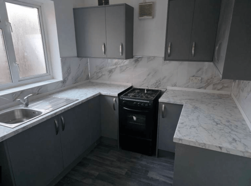 Property photo 1 of 6 2-Bedroom Flat To Let Dudley Dy9