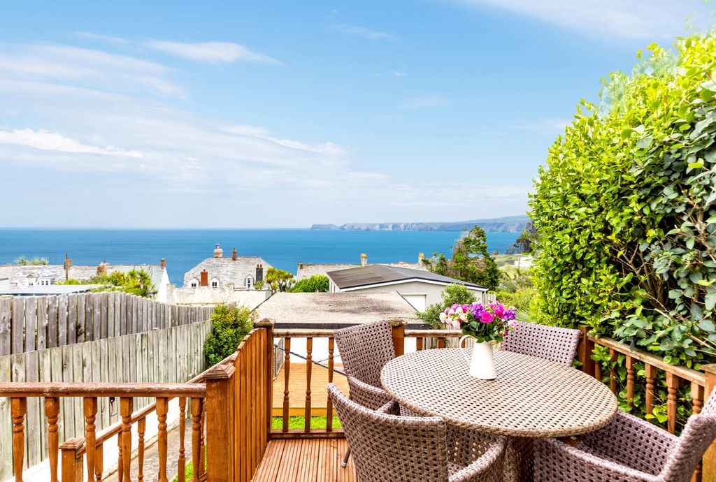 Property photo 1 of 19 Merlin's View