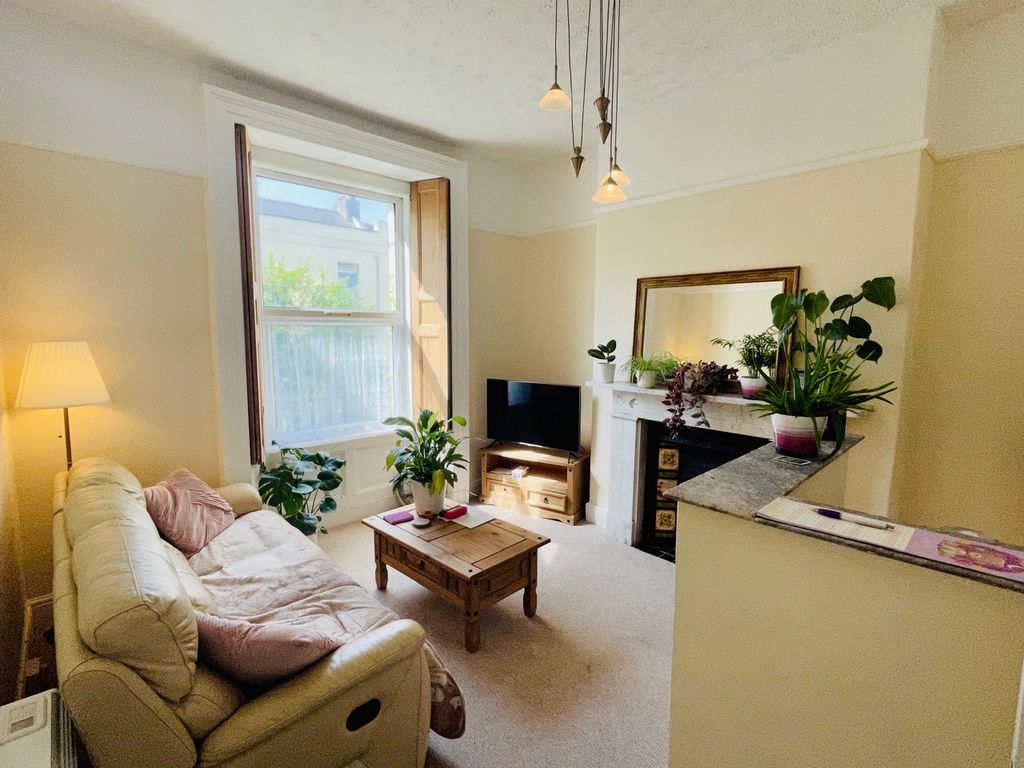 Property photo 2 of 7 Open Plan Living Room