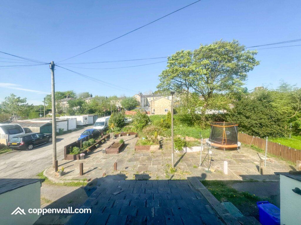 Property photo 2 of 25