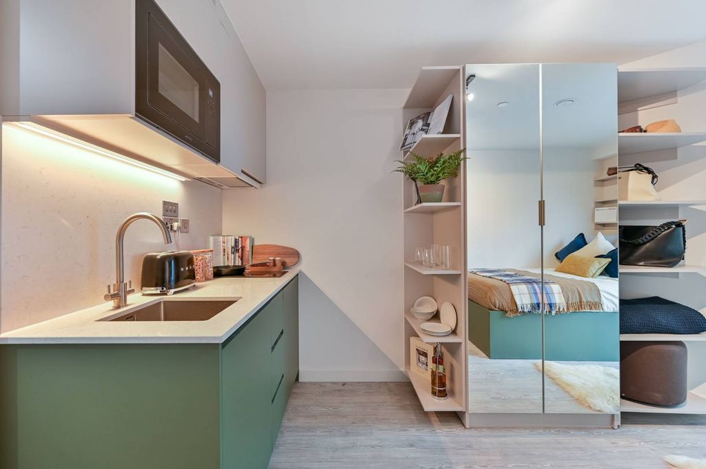 Property photo 1 of 39