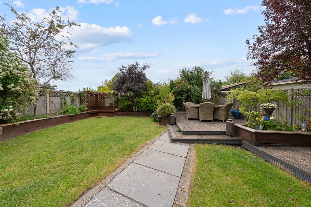 Property photo 3 of 28