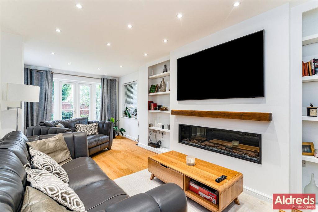 Property photo 2 of 20 Rushton Dr (5).Jpg