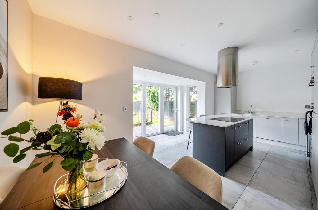 Property photo 2 of 24 1368867-12-68F76Db2Af626.Jpg