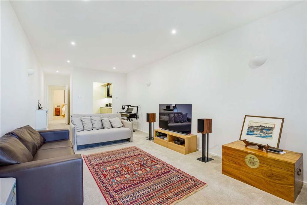 Property photo 2 of 6
