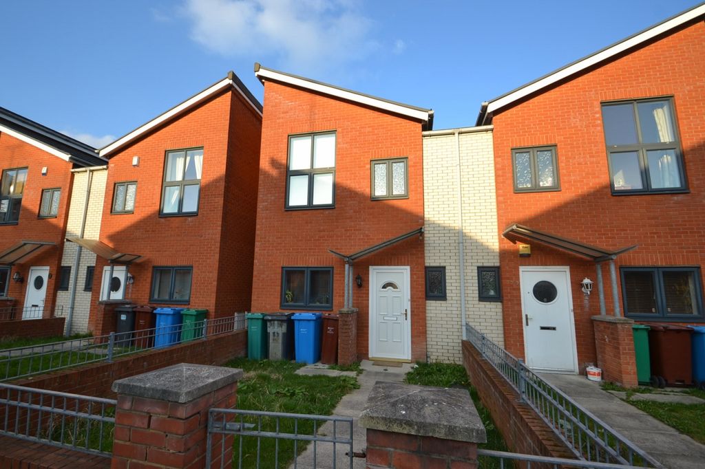 Property photo 1 of 10 3 Bedroom Terraced For Rent