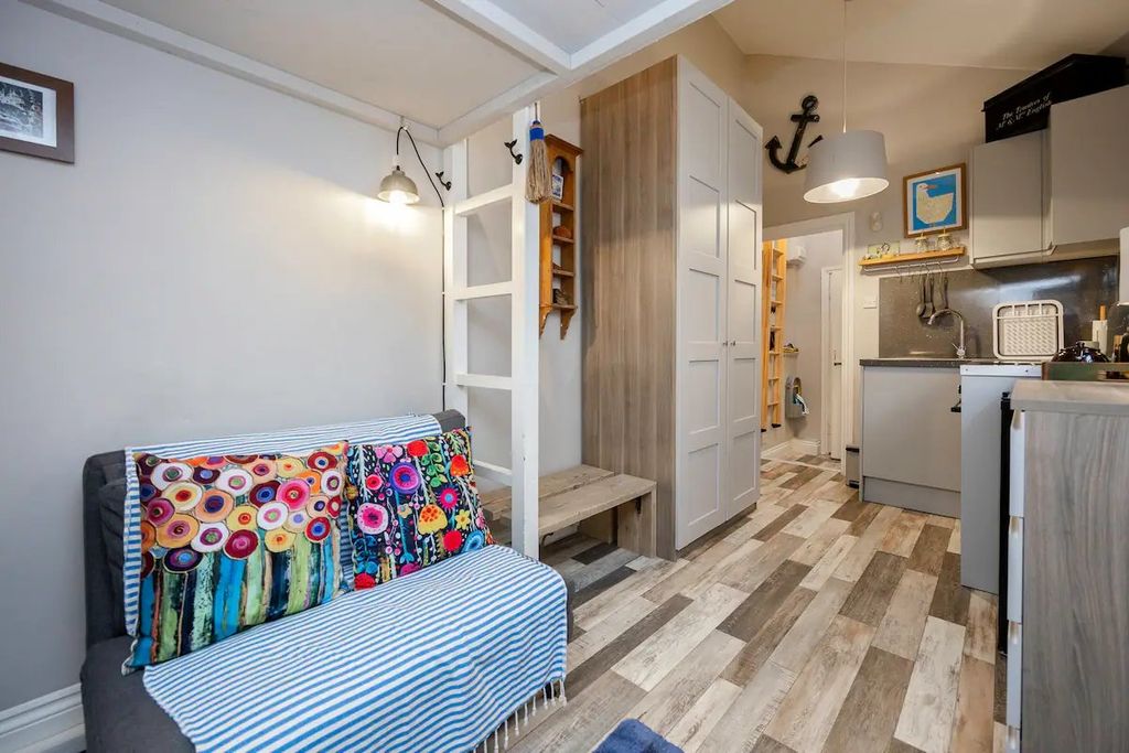 Property photo 3 of 16 Picture No. 01