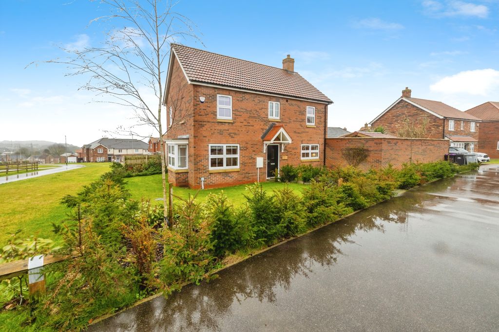 Property photo 1 of 20 Front