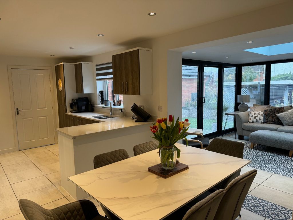 Property photo 3 of 33 3063166