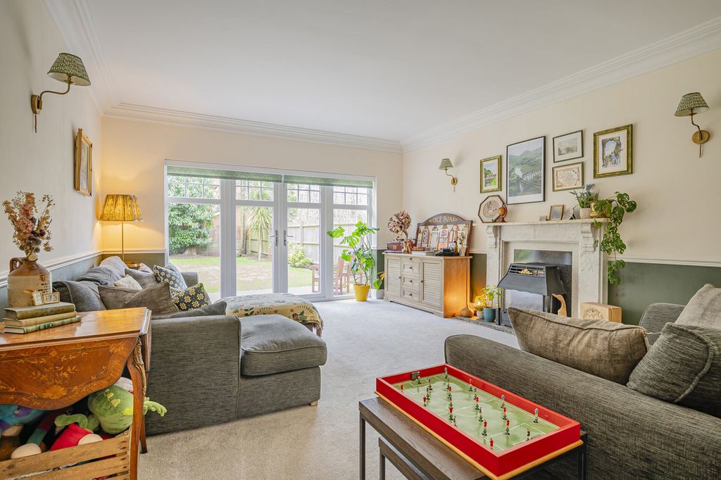 Property photo 3 of 47