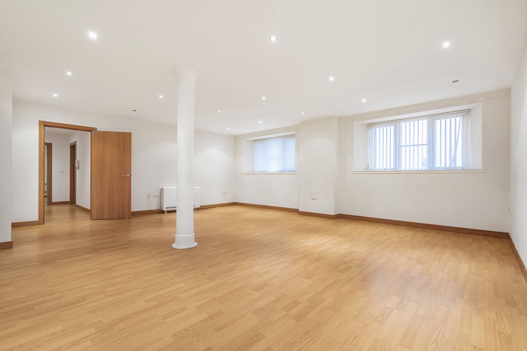 Property photo 2 of 13 Photo 1