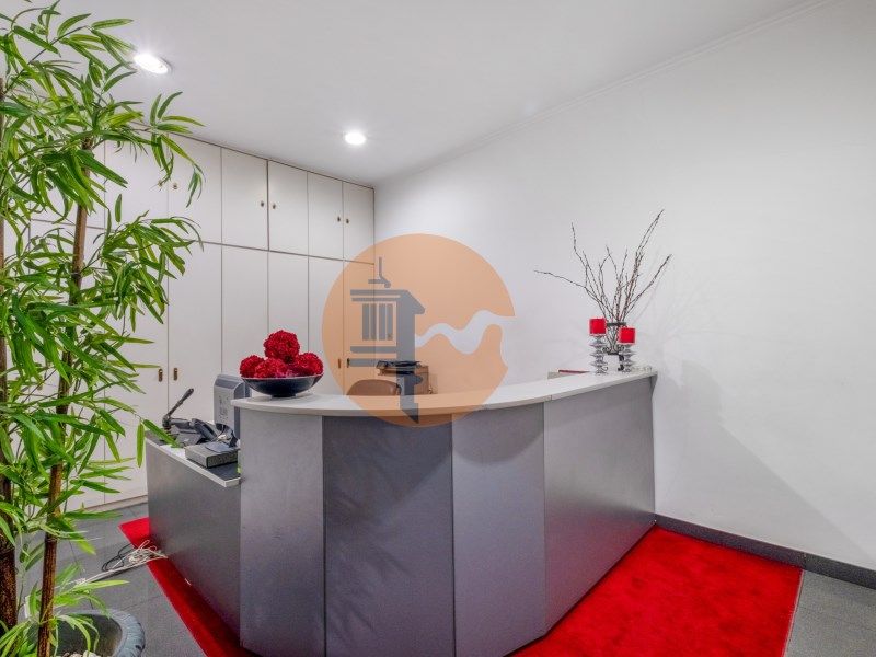 Property photo 2 of 27