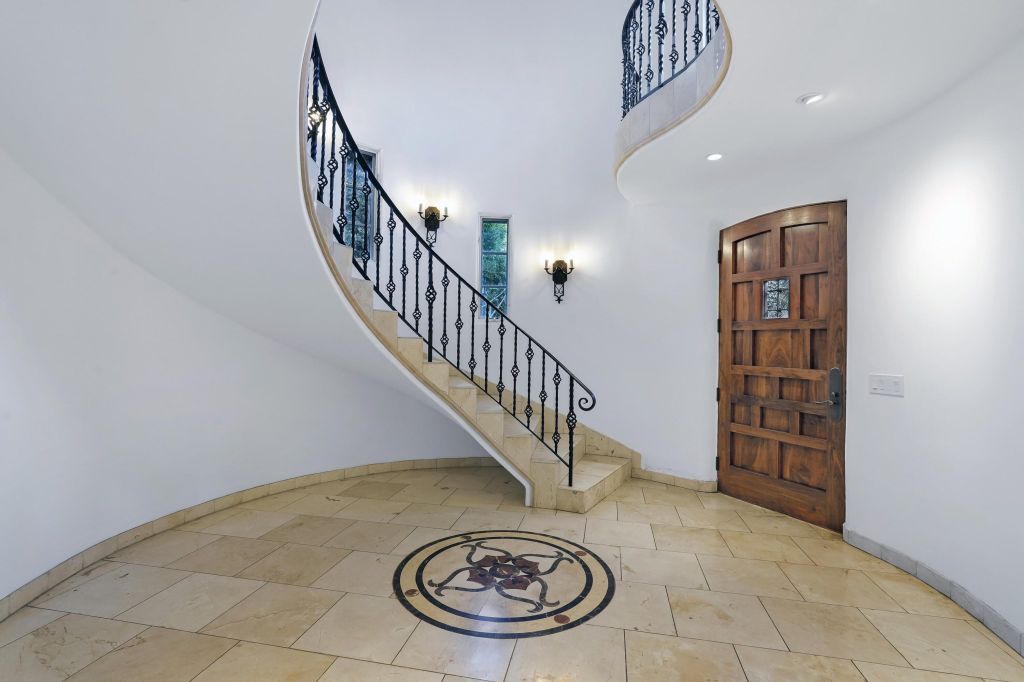 Property photo 3 of 3 <Alttext/>