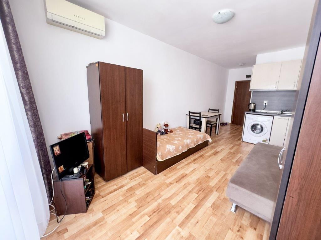 Property photo 3 of 12