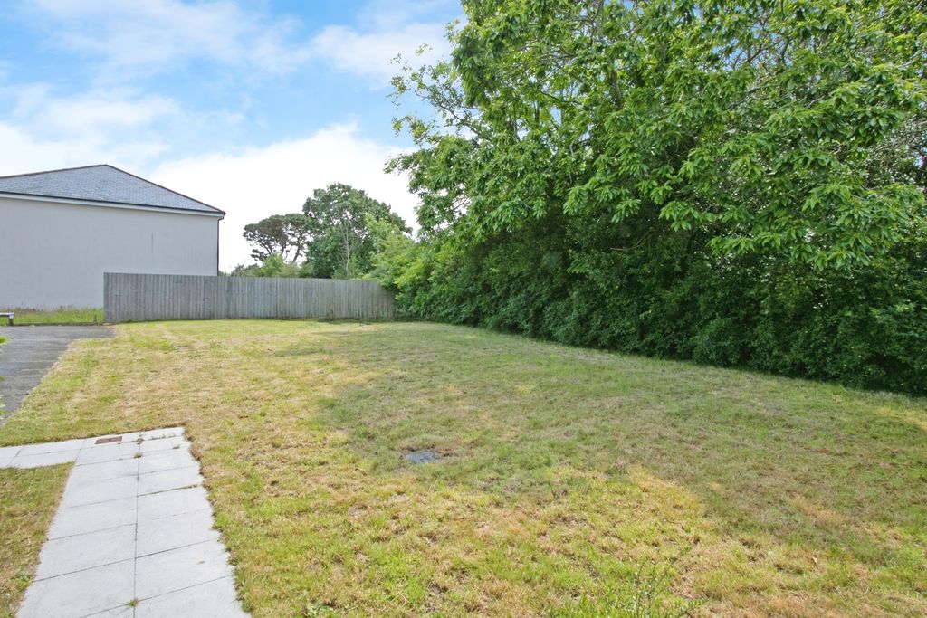 Property photo 3 of 14 Garden
